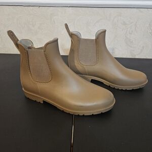 Old Navy Tan Pull On Rain Boots